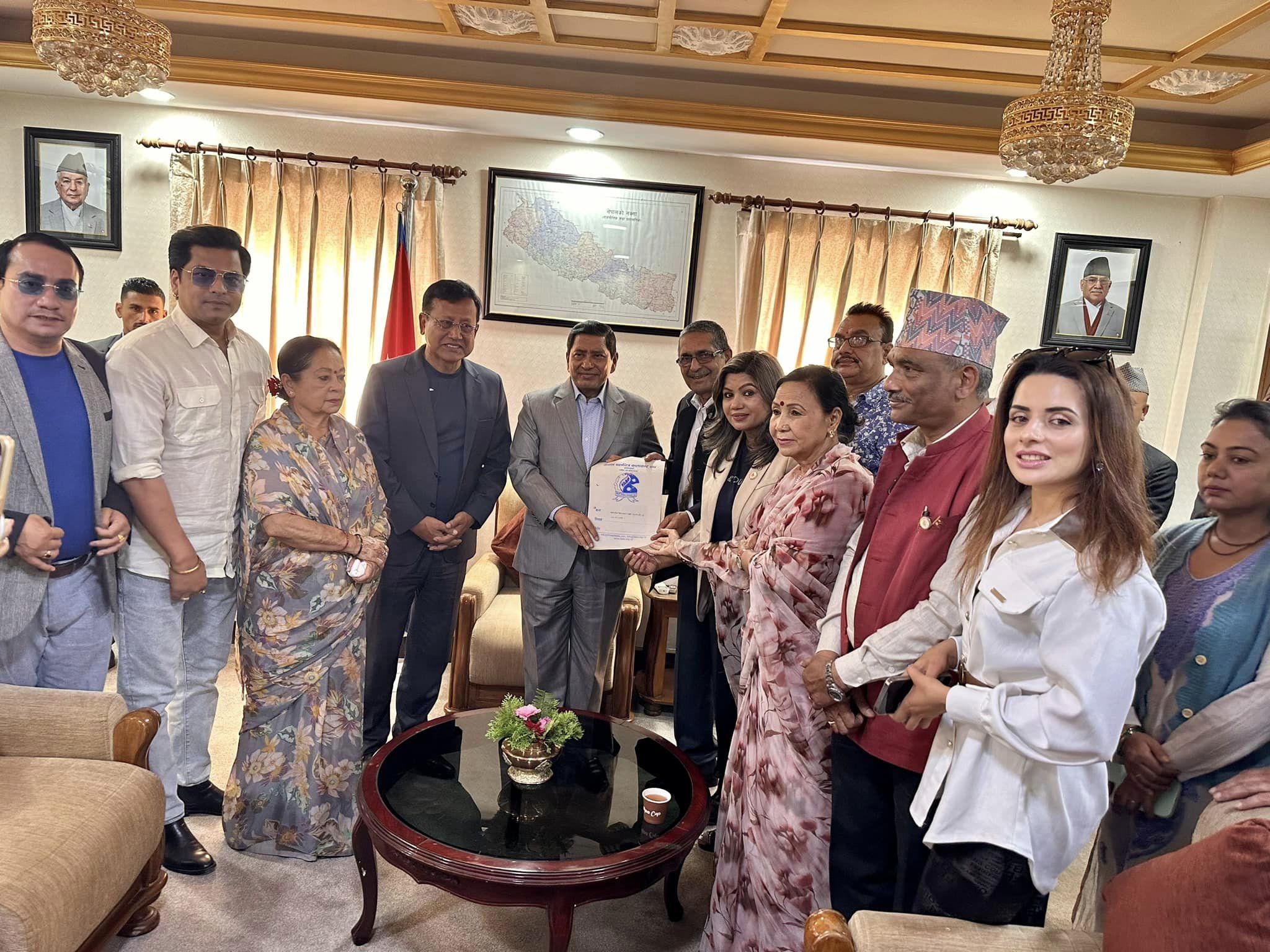 नेपाल चलचित्र कलाकार संघको प्रतिनिधि मण्डल र उपप्रधान तथा गृहमन्त्री श्री नारायण काजी श्रेष्ठ विच भेटवार्ता